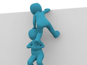 協力し合う侵入者